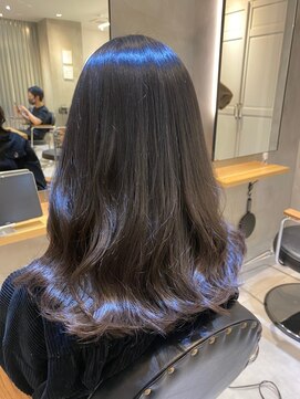 ジーナ セントラル銀座(Zina) 小顔オリーブカラーボブルフハイライトカラークールショート