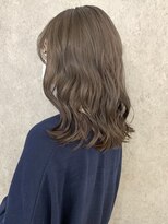 エリマ 調布(elima)&nbsp;イルミナカラーベージュカラー　アッシュブラウンくびれミディ