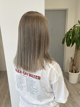 ジジ チーク 栃木(Gigi cheek) ・ハイトーンベージュ