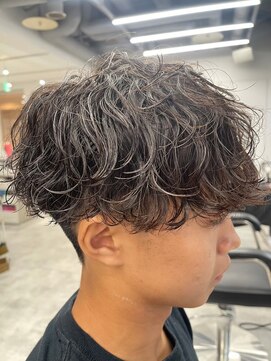 ラヴィズムバイフィフス(LUVISM by fifth) 波巻きスパイラルパーマメンズマッシュパーマツイストパーマ