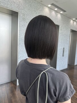 ザック ヴィ(ZACC  vie) 切りっぱなしボブ / ネイビーグレージュ