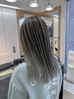 ユニ バイ マグ 長野店(Uni.by Mag) 30代40代ハイライトバレイヤージュ透明感外国人風カラー