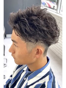 ブルニール 心斎橋(BLEUNIR) 七三分け　短髪　ビジネスヘア　フェザーパーマ　スパイラル