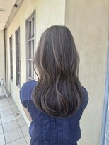 エイミーバイアフロート(amie by afloat) グレージュカラー×低めレイヤー