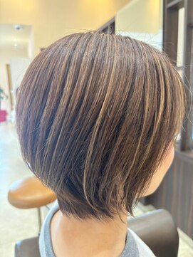 ビーグレイス シモエド店 美人見えショートボブ × 50代エレガンス