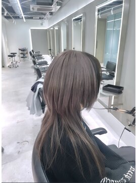 スイ 松戸(SUI) ウルフカットのハイトーンカラー♪