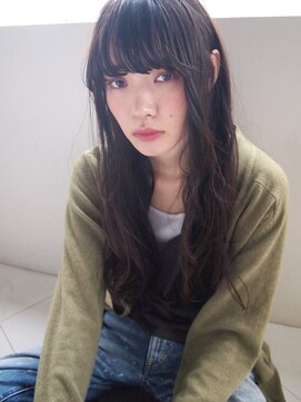 コス(kos) 『nanuk＊UEKI』ウェットバングが大人可愛いアンニュイウェーブ