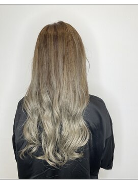 ロッカ ヘアーイノベーション(rocca hair innovation) 大人シルバーグラデーション