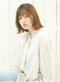 外ハネ切りっぱなしボブ