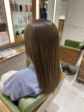 コム(com by neolive) ブリーチで作るベージュカラー☆