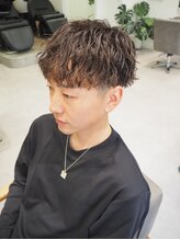 《ツヤのある無造作な質感が人気》メンズパーマ特化サロンだから作れるツイストスパイラルパーマ【men's】