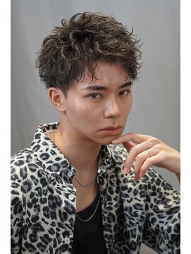 オーシャントーキョー 渋谷神南(OCEAN TOKYO) アップバングツイストスパイラルパーマ刈り上げ