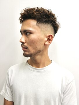 フランクスバーバー アンド ビアークラブ(FRANK'S BARBER and BEER CLUB) 七三オールバックツイストパーマコンマヘアかき上げヘアテクノR