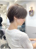 大人可愛い20代30代40代_ひし形前下がり_ハンサムショート