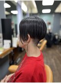 エッジの効いたマッシュショート ＋白髪ぼかしブルーヘアカラー