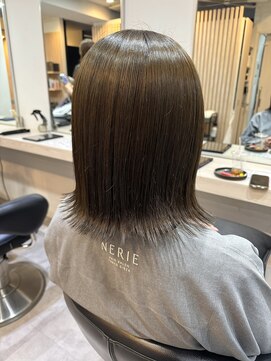 ネリー 銀座(NERIE) 外ハネボブ／タイトボブ／オリーブベージュ