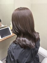 ヤヤ 浅草(yaya.) ツヤツヤなグレージュカラー