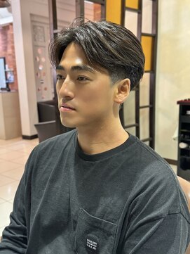 メンズサロンバムオム 名古屋栄店(MEN’S SALON BAMM HOMME) 自然な流れでキマるセンターパート