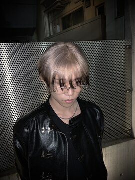 ニコ(nico...) white beige end color & wolf short hair