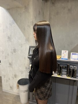 シシ 新宿(She 2.) 髪質改善/縮毛矯正/カラー/トリートメント/韓国/艶髪/艶感