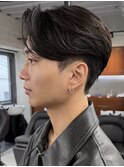刈り上げセンターパートテーパーフェードカットニュアンスパーマ