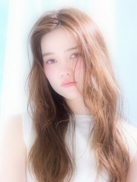 アイビー(Ivy) 柔らかい透明感カラーのラフなロングウェーブ