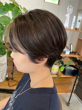 チルハウス(Chill-hus) 細目ハイライト×大人キレイ丸みボブ＿フェイスフレーミング