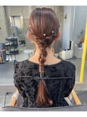 【お呼ばれアレンジ】ローポニーの編み込みアレンジ