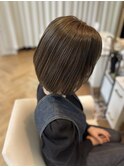 オリーブグレージュ×艶ボブ