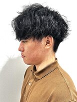 ヒュイル バイ ニアウ(Hwyl by Niau)&nbsp;メンズマッシュパーマニュアンスパーマスパイラルパーマ刈り上げ