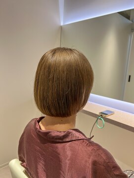 ニカ(NIKA) ハイトーンベージュショートボブ/美髪