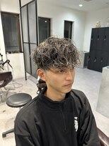 カルロイースタイル(CARLO e-style)&nbsp;スペインカールスパイラルパーマツーブロックフェード刈り上げ