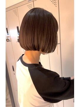 フルールバイアヴァンスクロス(Flulu by avance. cross) ショートボブ/艶髪/東梅田/美容室