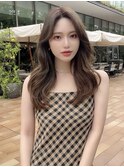 小顔ヘアフェミニンロングセンター分け韓国ヘアワイドバング