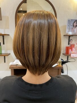 ヴィアンカ(Vianca) 大人キレイめショートボブ