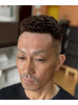 ピシャッとニ代目銀二郎 カーリーパーマ