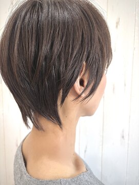 首の長く見える身長増カット