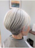 白髪をいかしたショートすたいる
