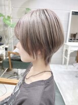 デイズ(days) 大人かわいいショートボブ アッシュベージュカラー