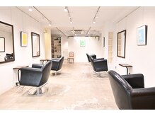 リスブラン(Lis blanc)の雰囲気（美術館をモチーフとした店内でくつろぎの時間をお過ごし下さい♪）