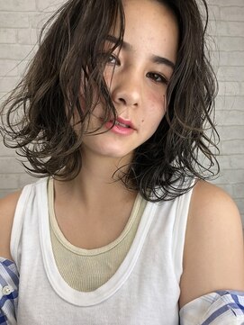 ヘアサロンM 新宿 グレージュ☆ミディ外ハネ