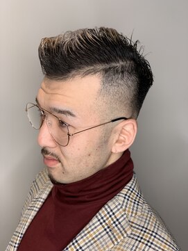 リバレッジ 広尾(Leverage) メンズバーバー理容室フェードサイドパートショート