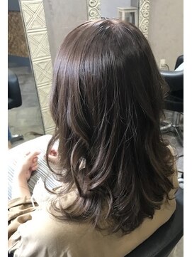 ギンイロ(giniro) ミディアムボブ