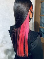 カフェアンドヘアサロン リバーブ(cafe&hair salon re:verb) ピンクのインナーカラー