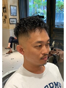 ルドローブラントオオサカ(LUDLOW BLUNT Osaka) 【LUDLOW BLUNT】フェードカット ベリーショートパーマ