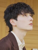 スパイラルパーマ×マッシュスタイルでおしゃれな雰囲気に◎