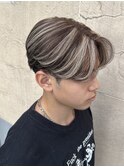 外国人風メンズハイライトセンターパート
