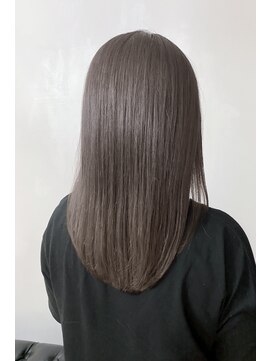 グランドライン(GRAND LINE) 《GRANDLINE友田千栄》縮毛矯正で作るストレートセミロングヘア