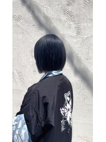 カルム(calme)&nbsp;切りっぱなしボブ/ブルーブラック