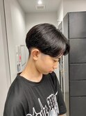前下がりセンターパートマッシュニュアンスパーマ刈り上げ